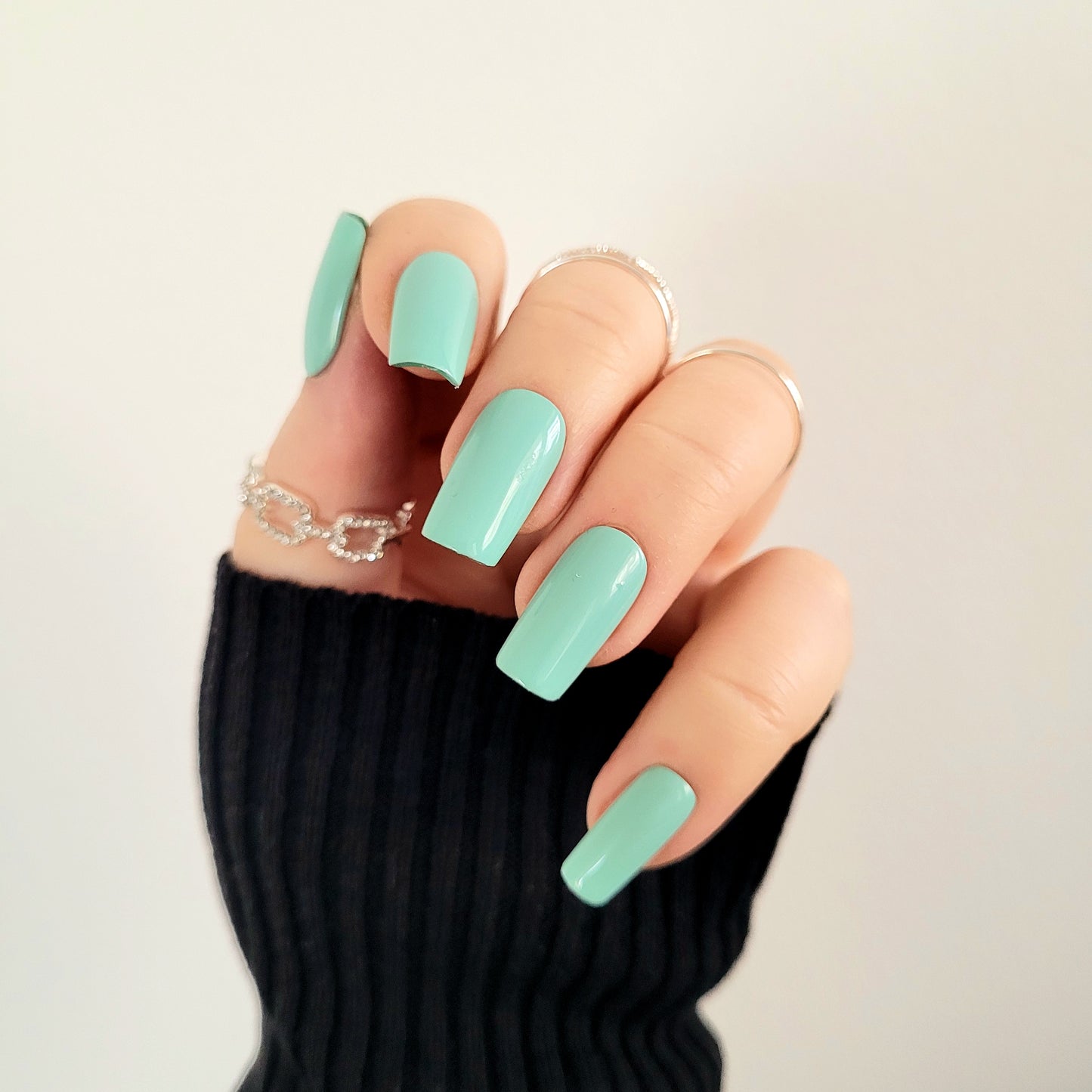 Mellow Mint press-on kynnet