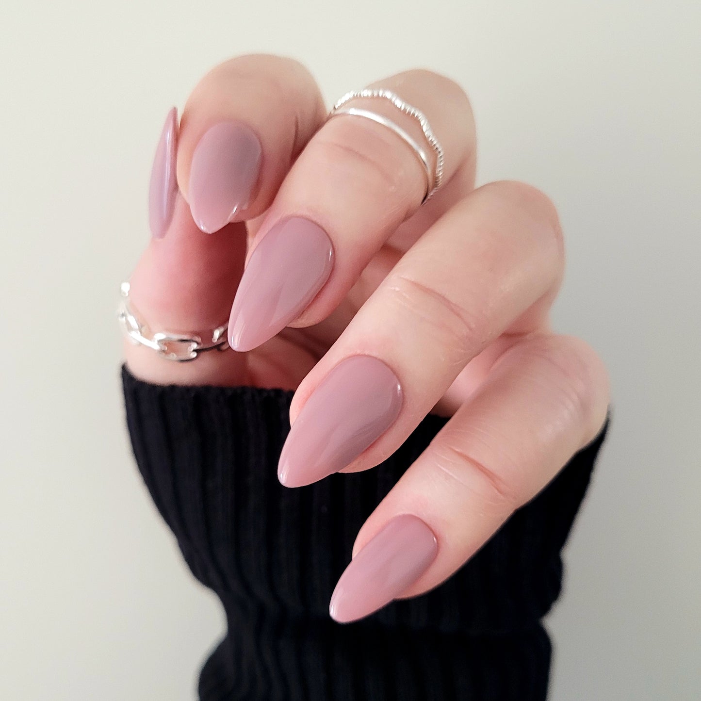 Mystic Mauve press-on kynnet