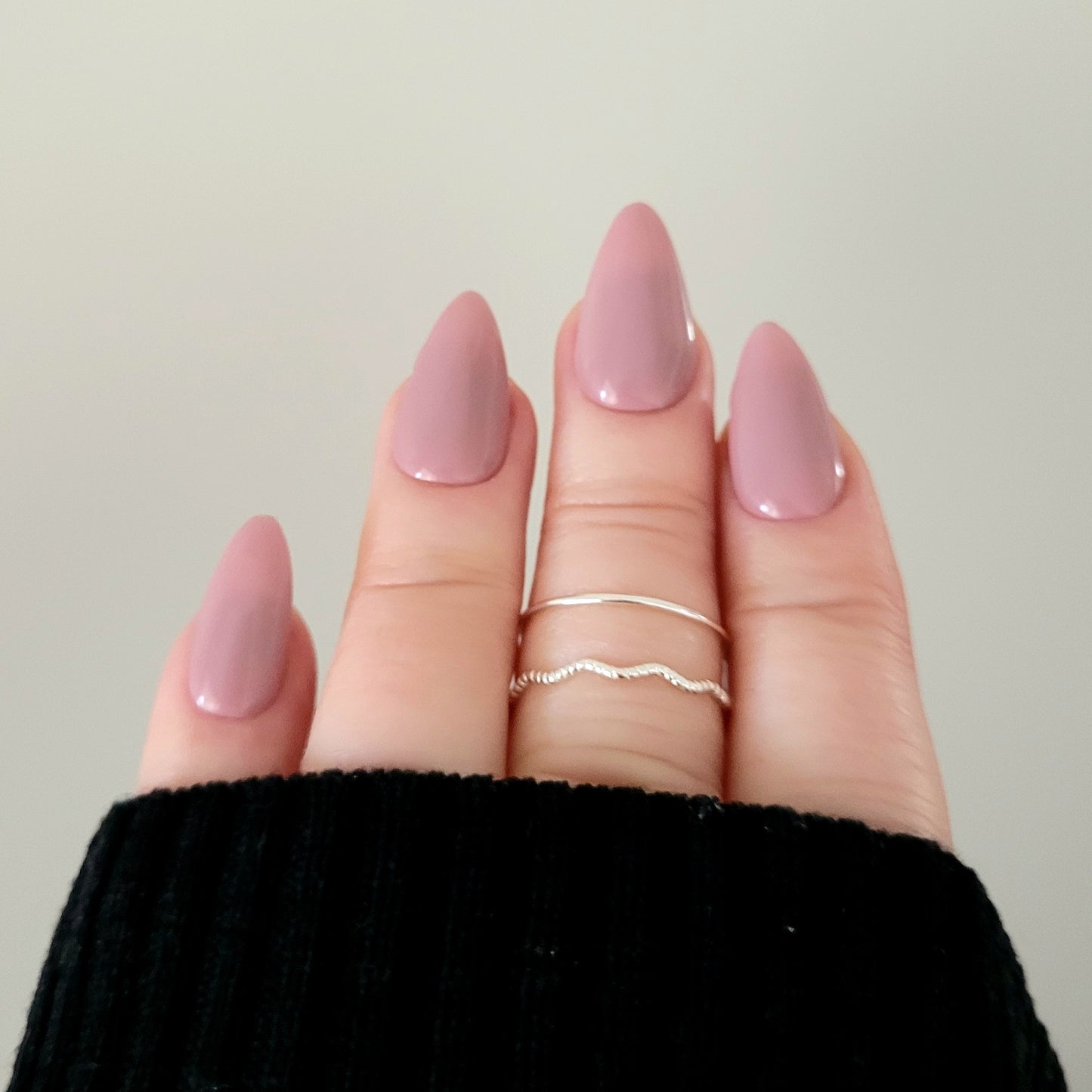 Mystic Mauve press-on kynnet