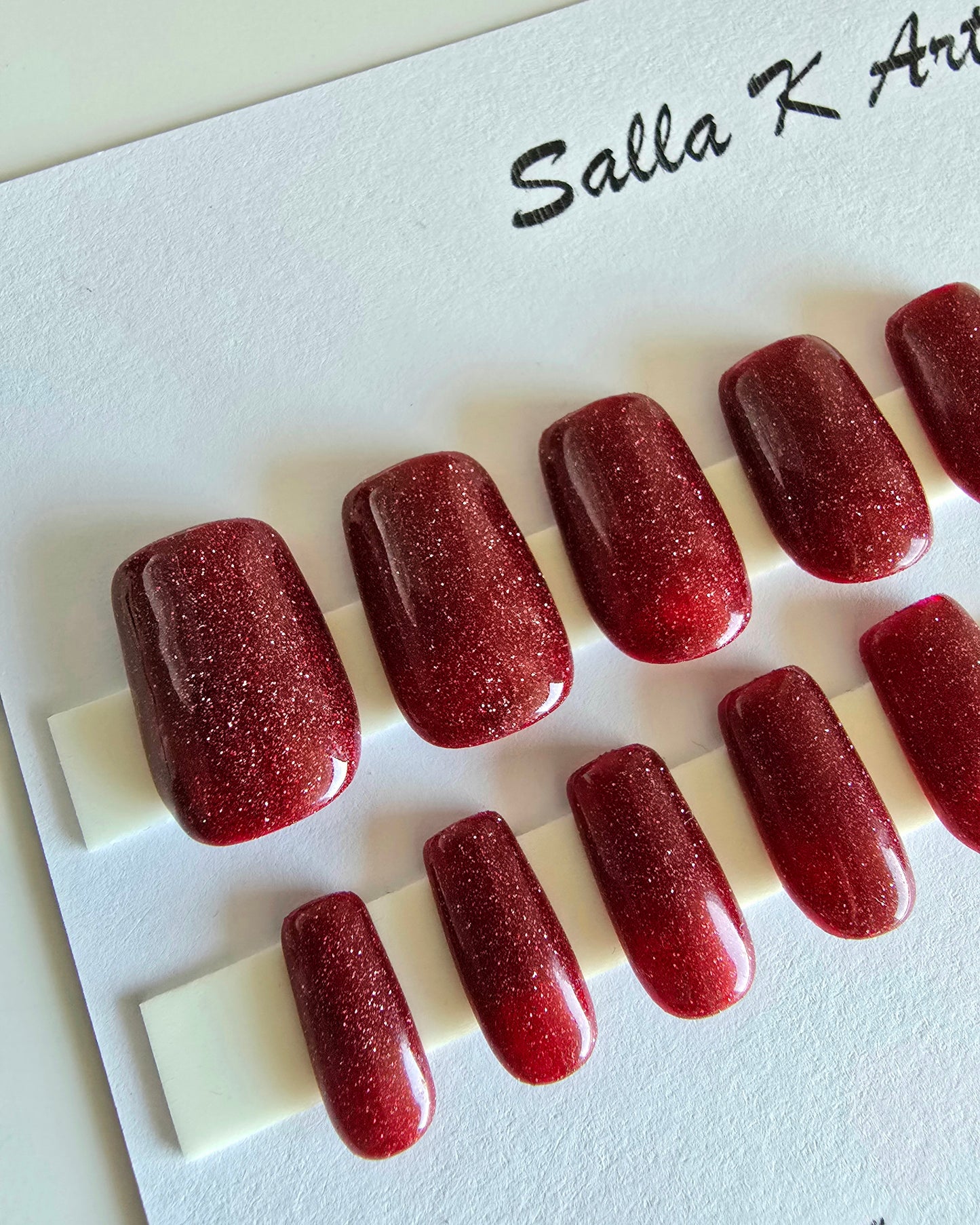 Pure Love press-on kynnet